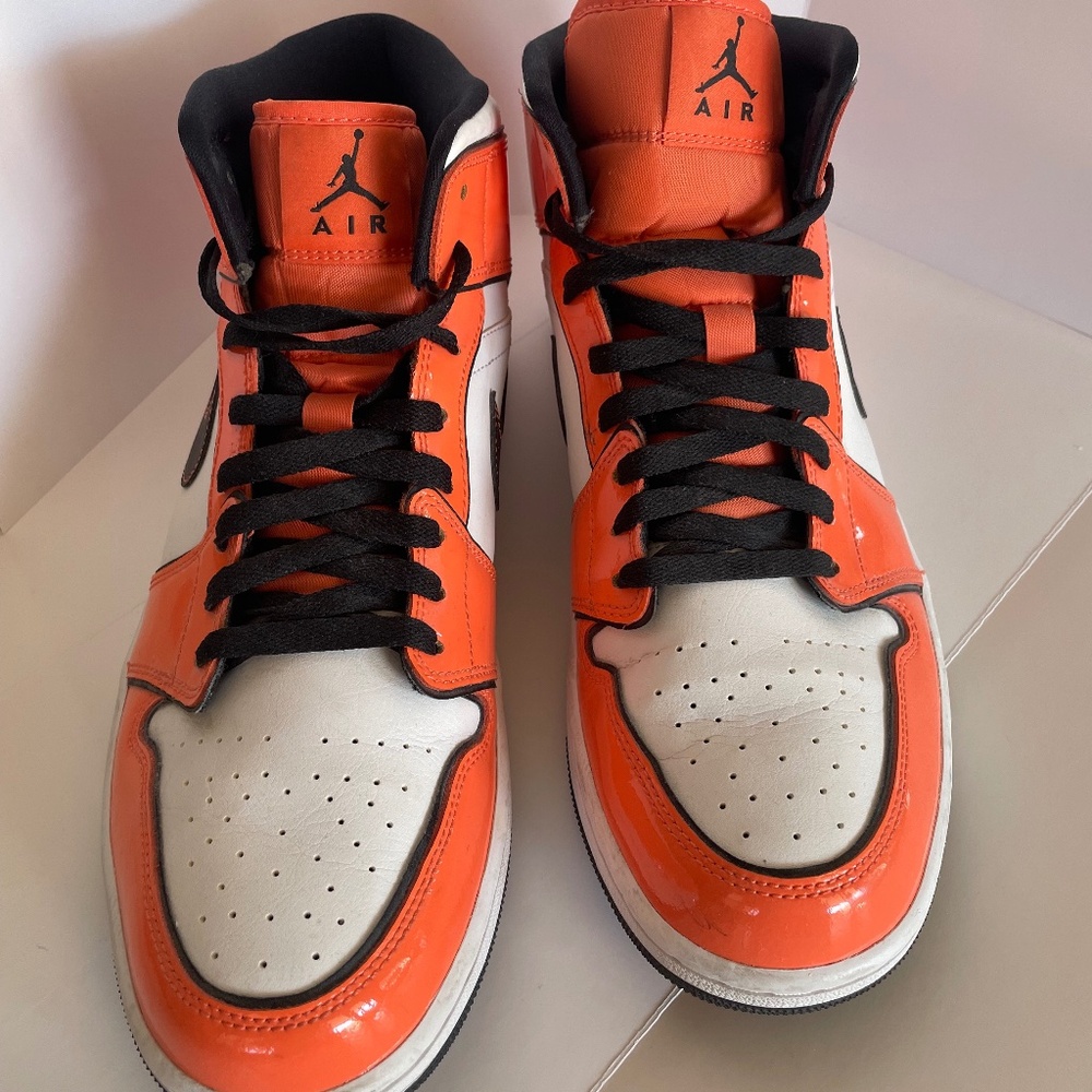 Nike Air Jordan 1 Mid SE Turf Orange Black White